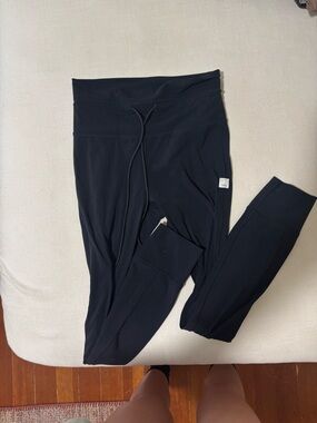 Vuori black leggings with tie